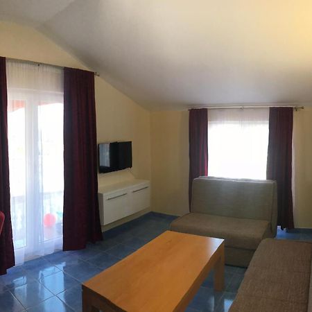 Hotel Livadic & Restaurant Ližnjan Esterno foto