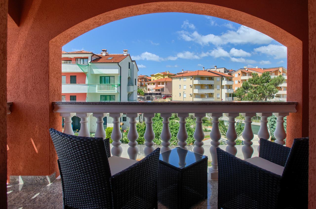 Hotel Livadic & Restaurant Ližnjan Esterno foto