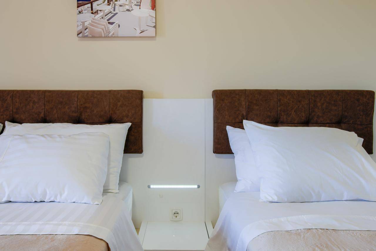 Hotel Livadic & Restaurant Ližnjan Esterno foto