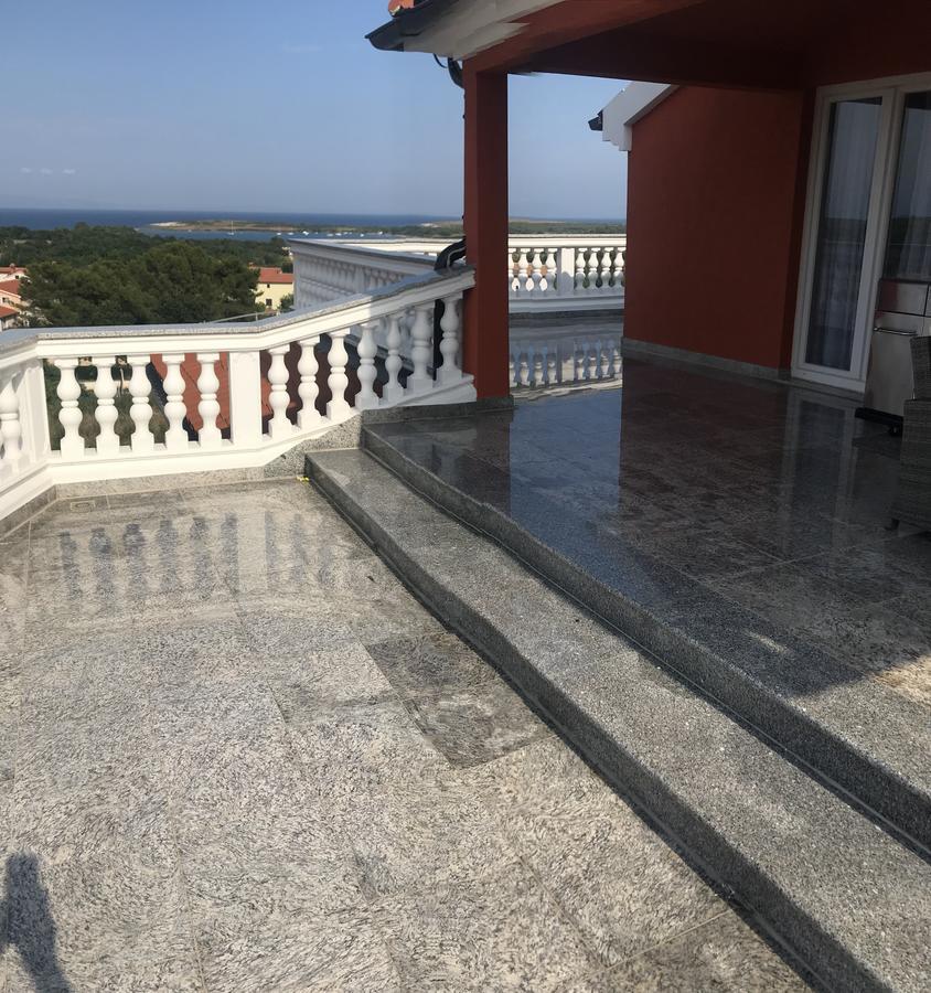 Hotel Livadic & Restaurant Ližnjan Esterno foto