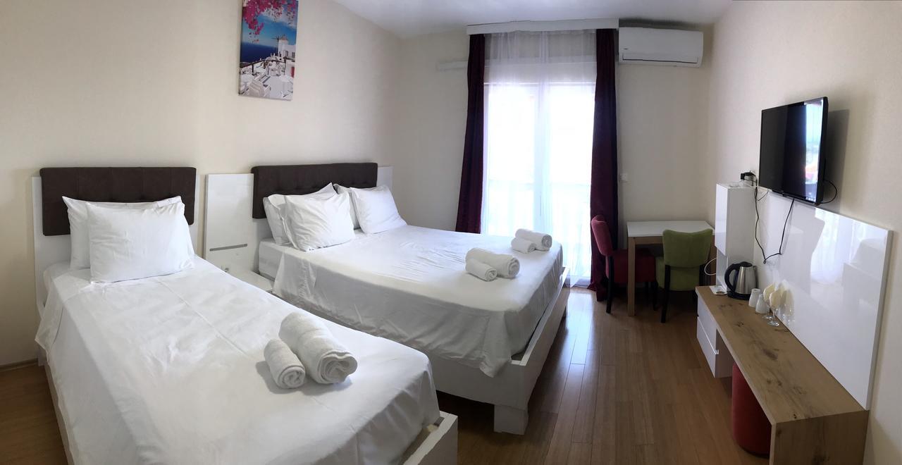 Hotel Livadic & Restaurant Ližnjan Esterno foto