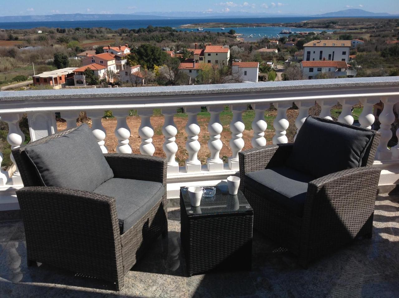 Hotel Livadic & Restaurant Ližnjan Esterno foto