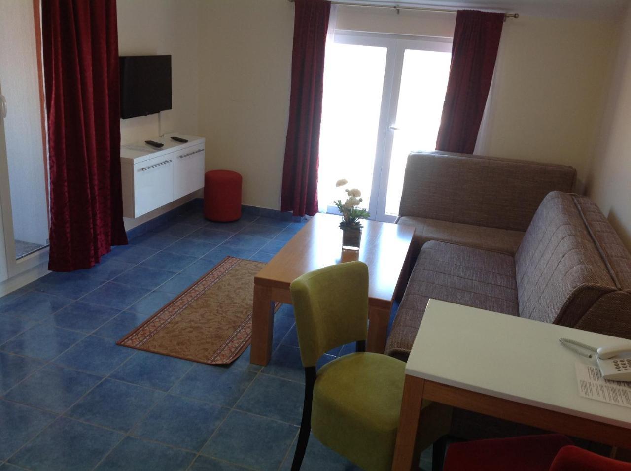 Hotel Livadic & Restaurant Ližnjan Esterno foto
