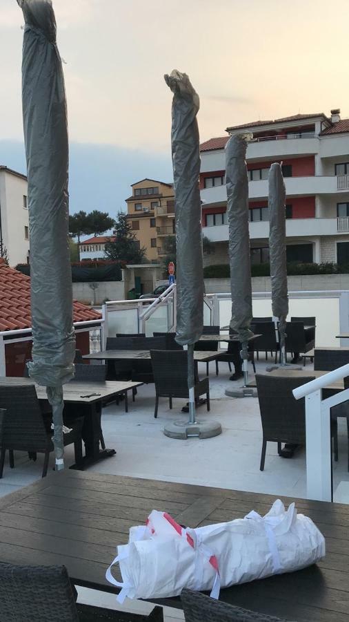 Hotel Livadic & Restaurant Ližnjan Esterno foto