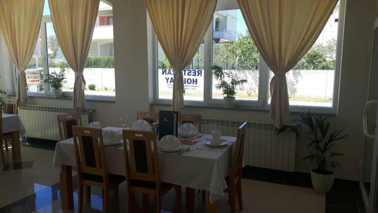 Hotel Livadic & Restaurant Ližnjan Esterno foto