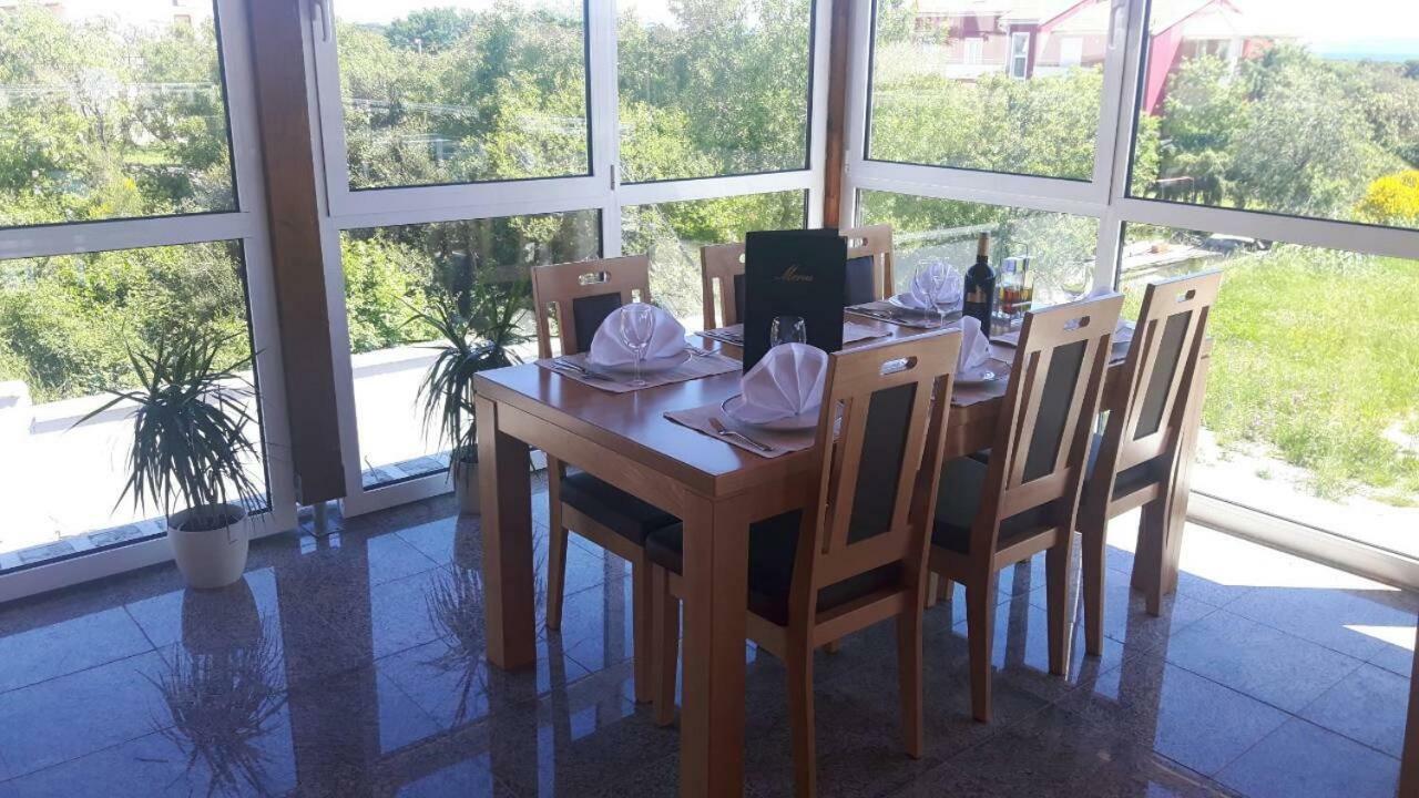 Hotel Livadic & Restaurant Ližnjan Esterno foto