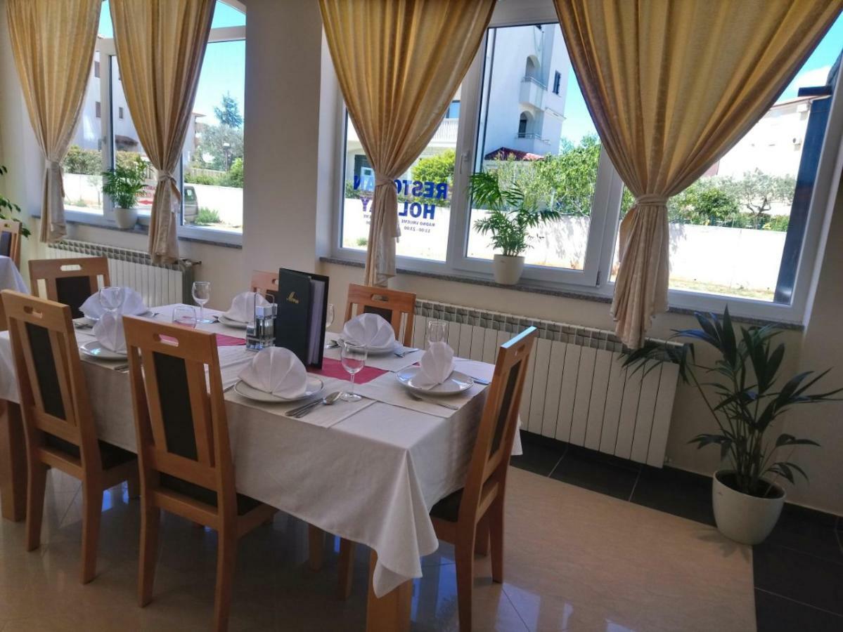 Hotel Livadic & Restaurant Ližnjan Esterno foto