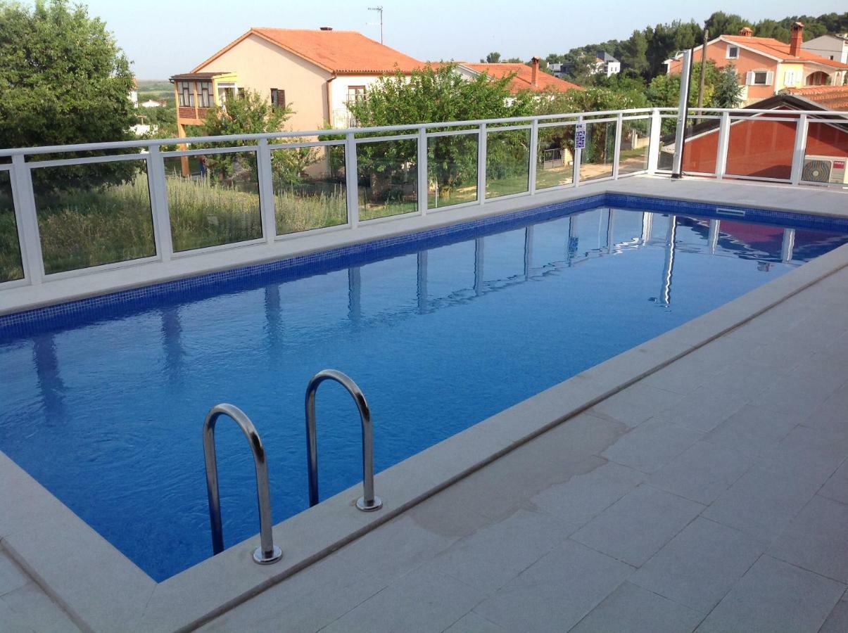 Hotel Livadic & Restaurant Ližnjan Esterno foto