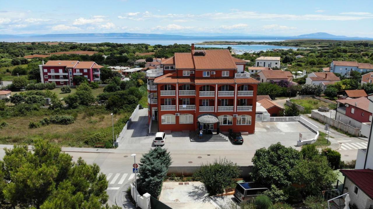 Hotel Livadic & Restaurant Ližnjan Esterno foto